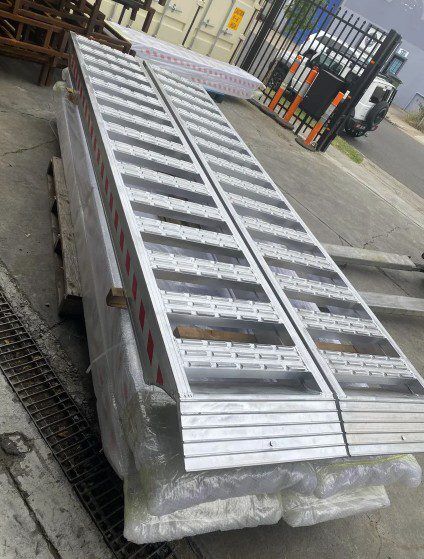 4.5T Rated 3.5m Aluminium Loadng Ramps - Serrated Heavy Duty Design - Image 4